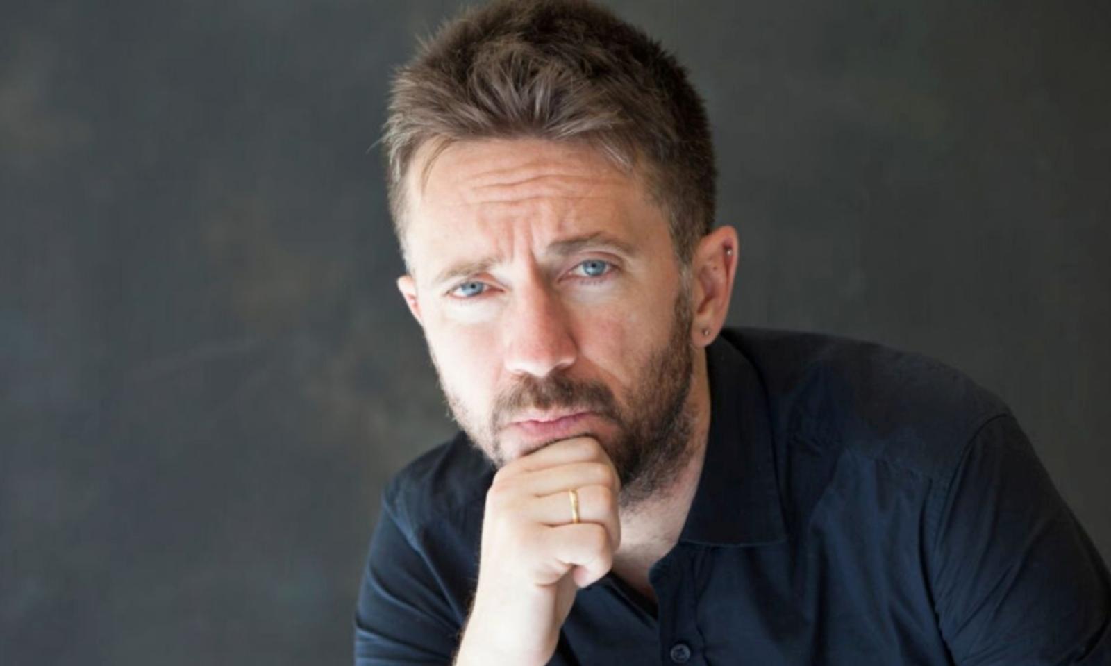 Arriva Scanzi, bagarre sui costi