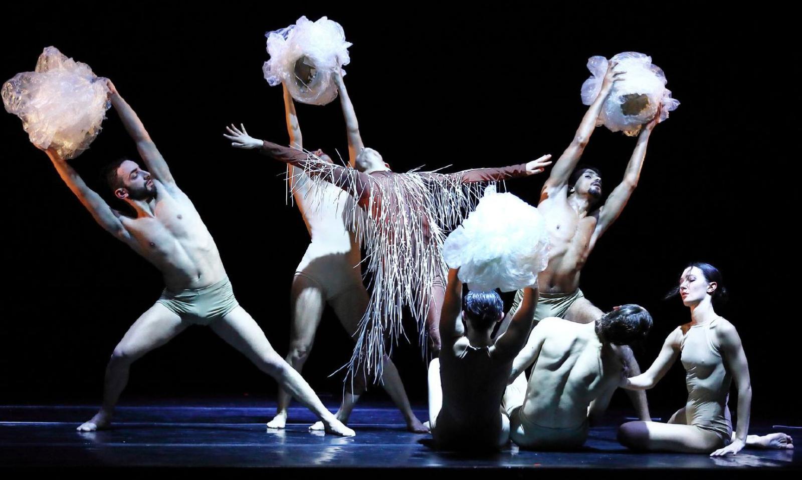 Un balletto che lega uomo e natura