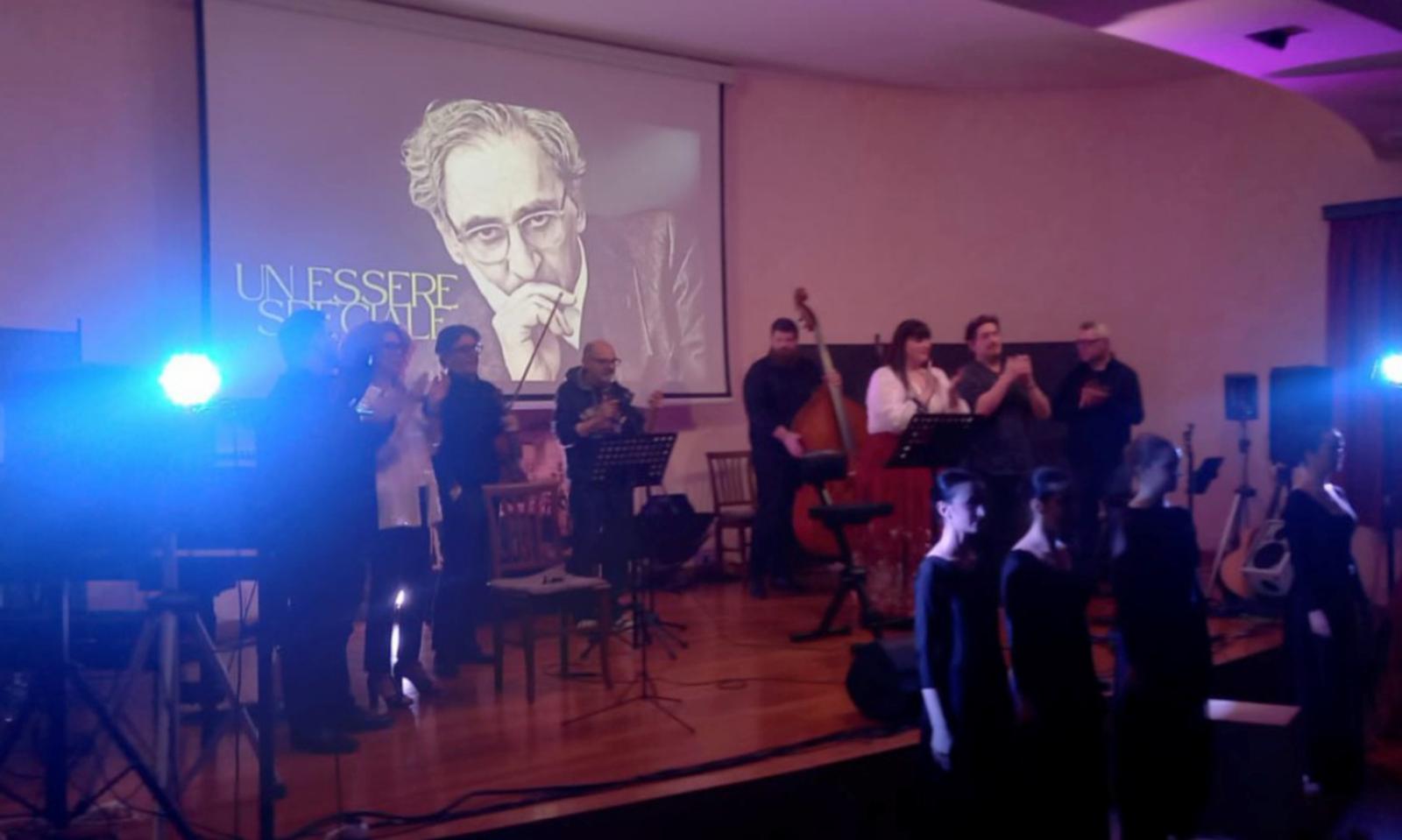 Un pienone per Battiato