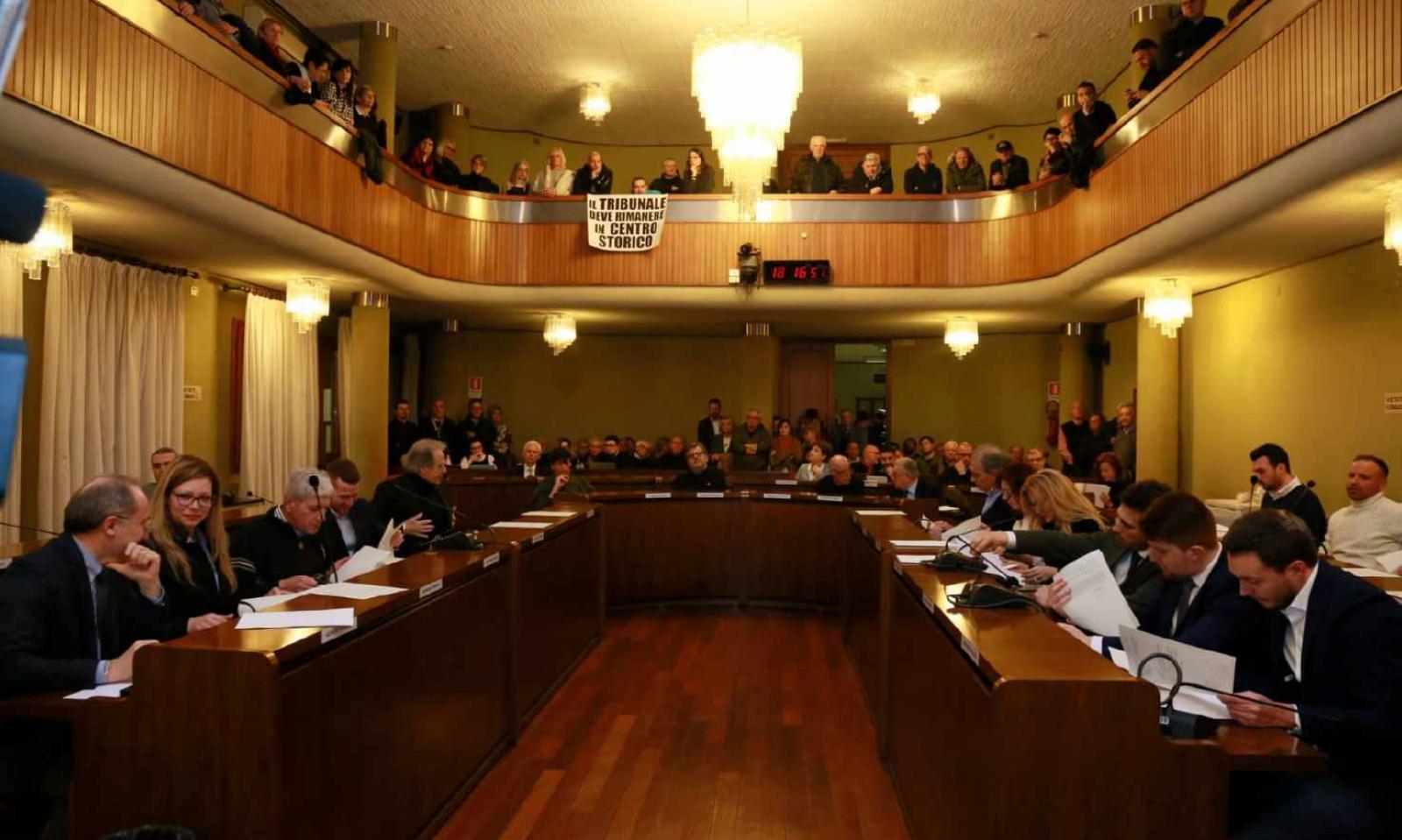 &ldquo;Il tribunale non sar&agrave; tagliato&rdquo;