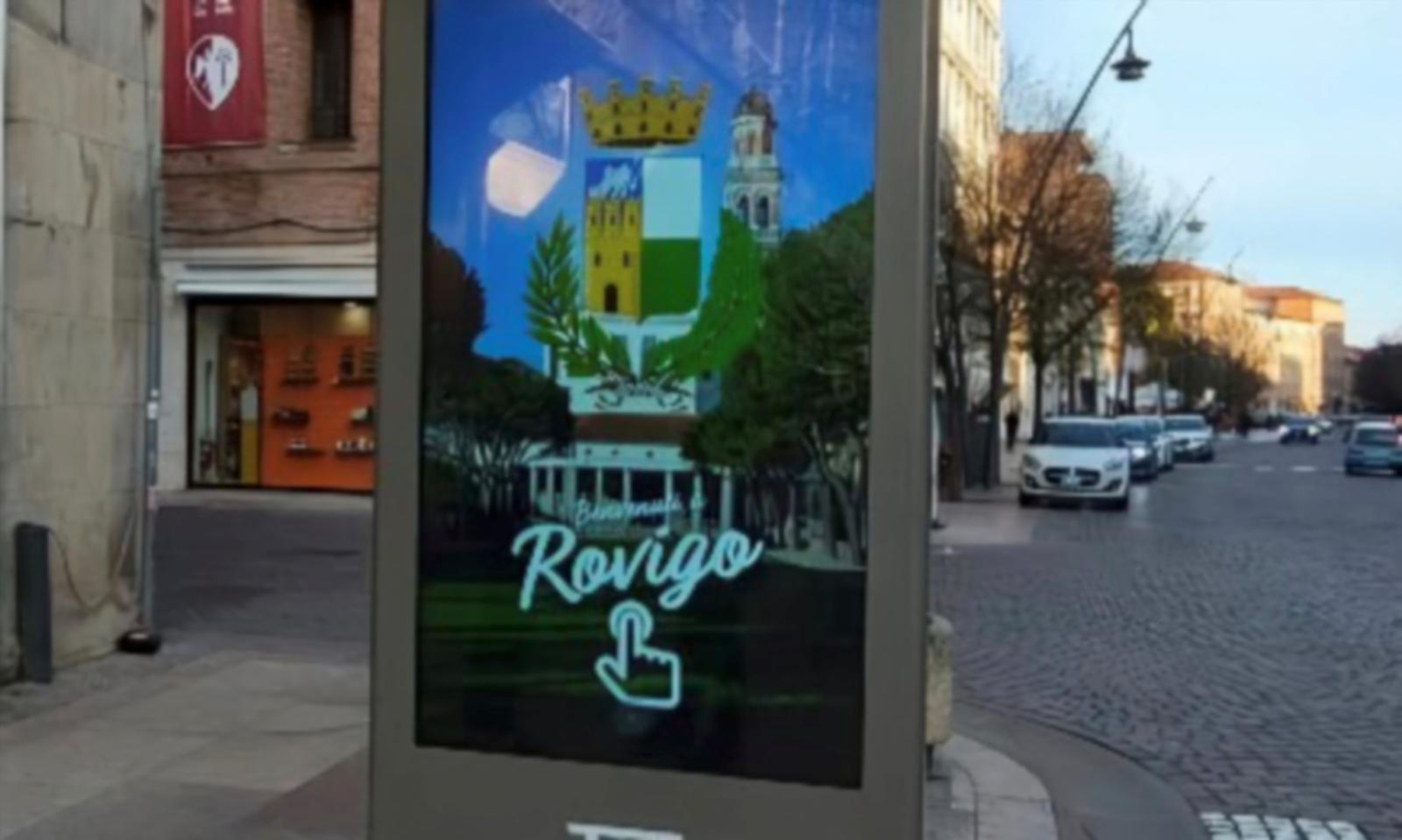 Due totem informativi 