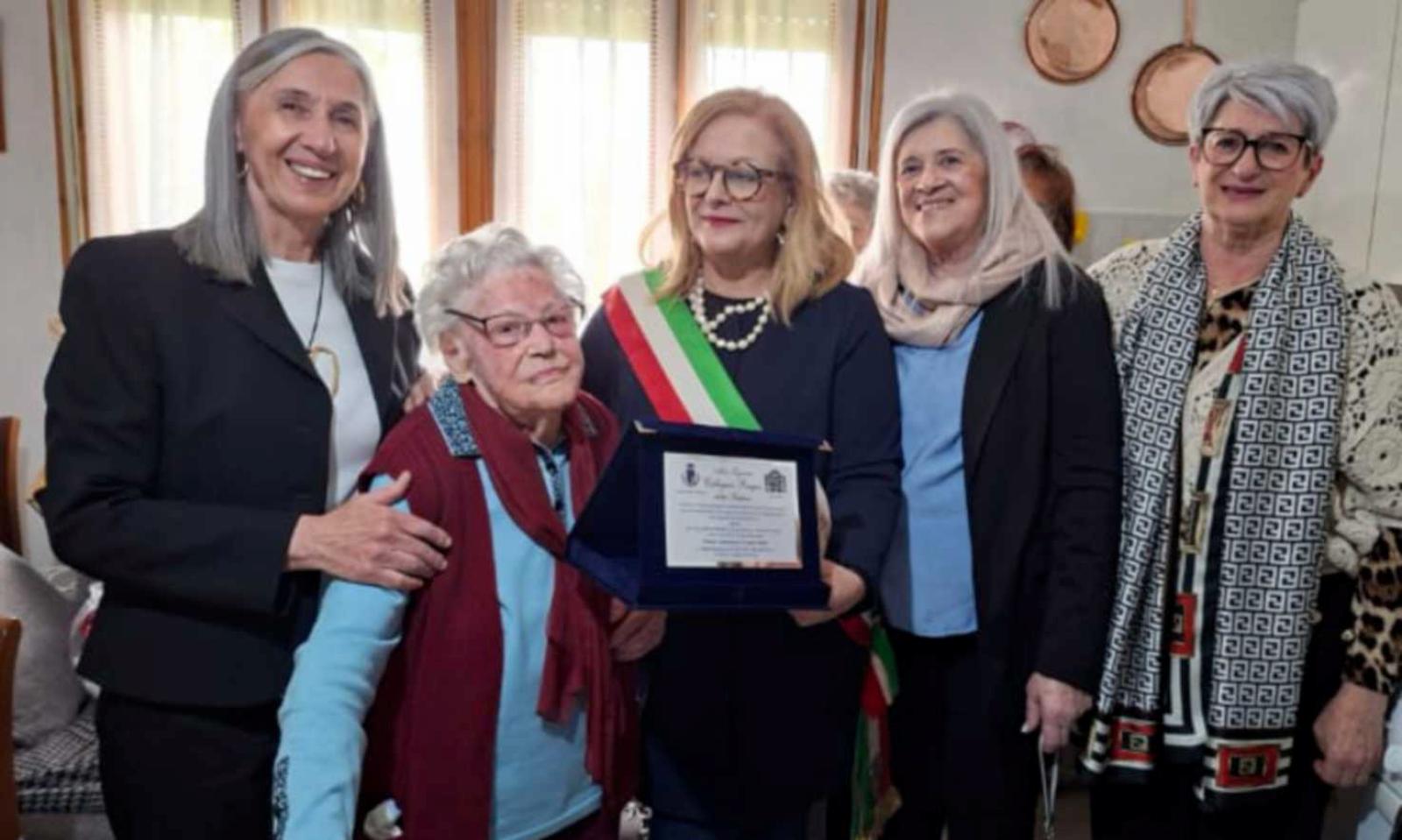 Nonna Santina celebra un secolo di vita