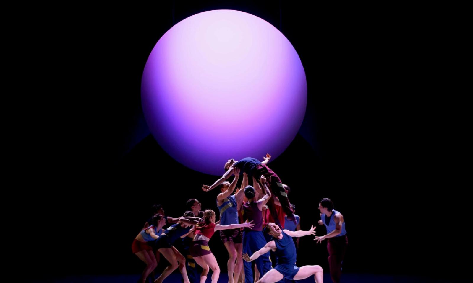 Un caleidoscopio di corpo e musica