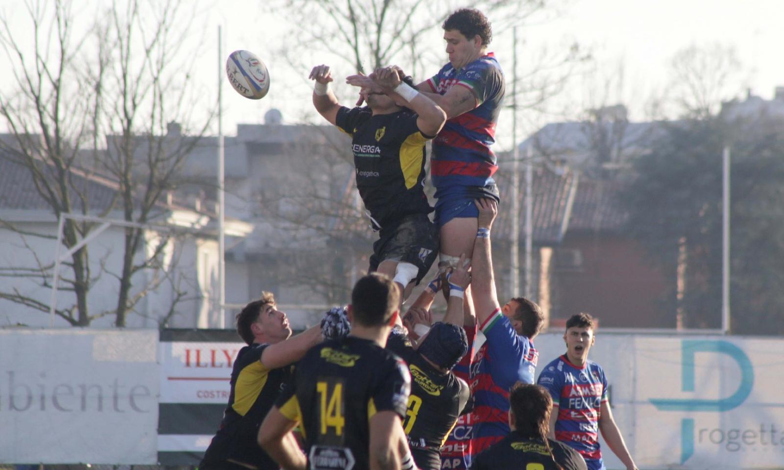 Cambia la terna arbitrale di domani