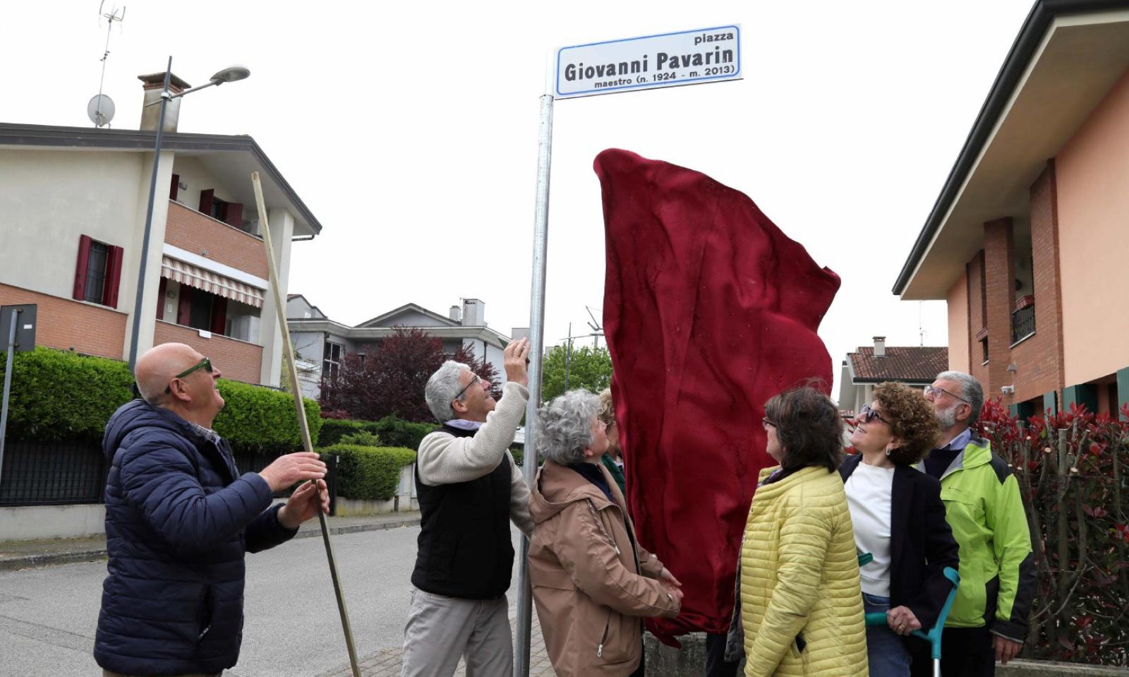 Una piazza per il maestro