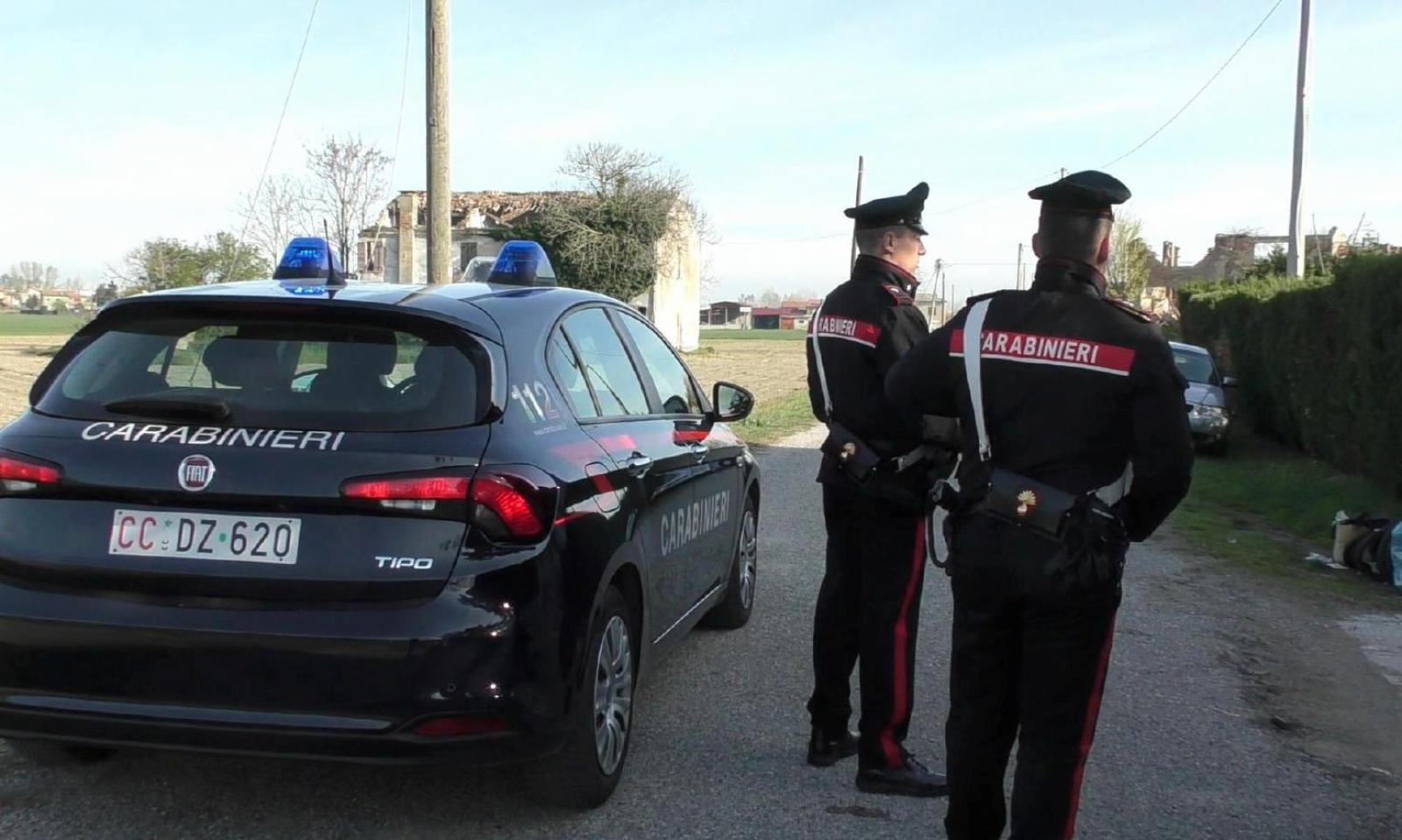Rubano bici e telefono, subito presi