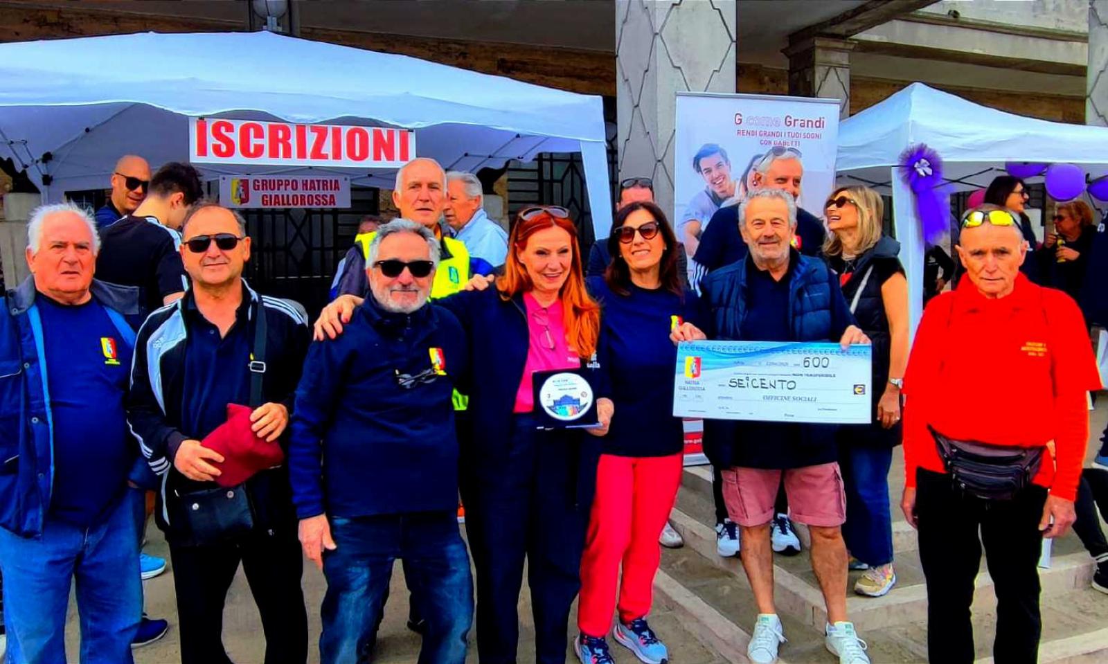 La carica solidale dei trecento