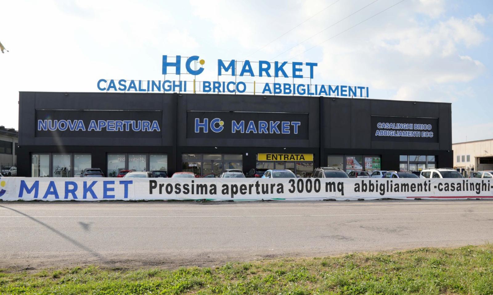 Era abusivo, chiuso il megastore