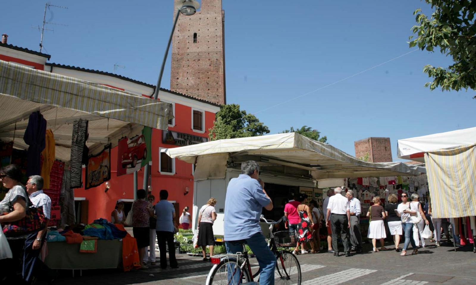 Mercato, "necessario fare ordine, ma si resti sul Corso&rdquo;