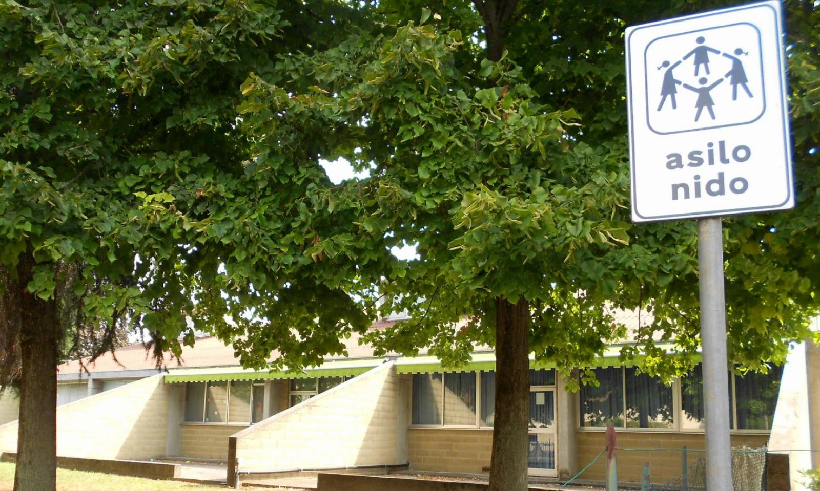 Iscrizioni all&rsquo;asilo &ldquo;di cartapesta&rdquo;