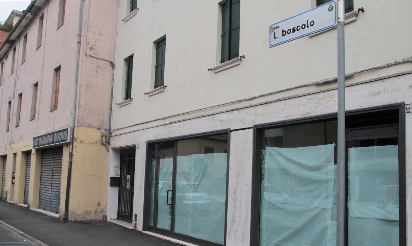 Scomparsi mille negozi in dieci anni