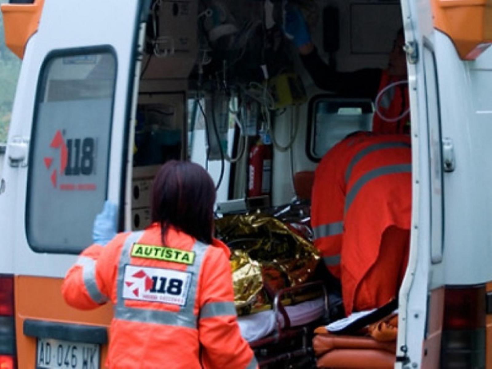 Malore alla guida: un 53enne  lotta tra la vita e la morte dopo un eroico gesto