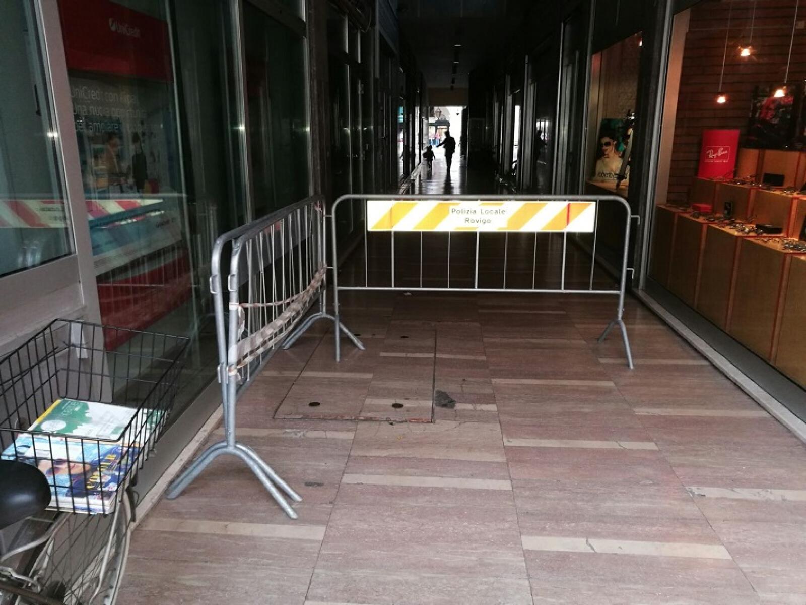 Soldi per spostare le transenne e rifare le strade