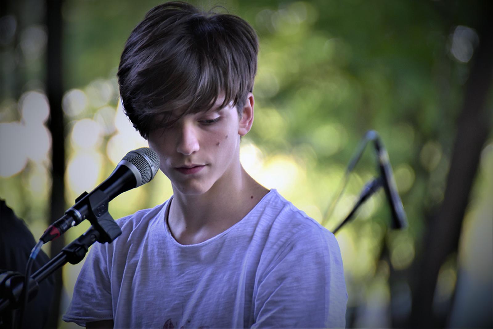 &ldquo;Divided&rdquo; &egrave; il nuovo singolo di Giovi