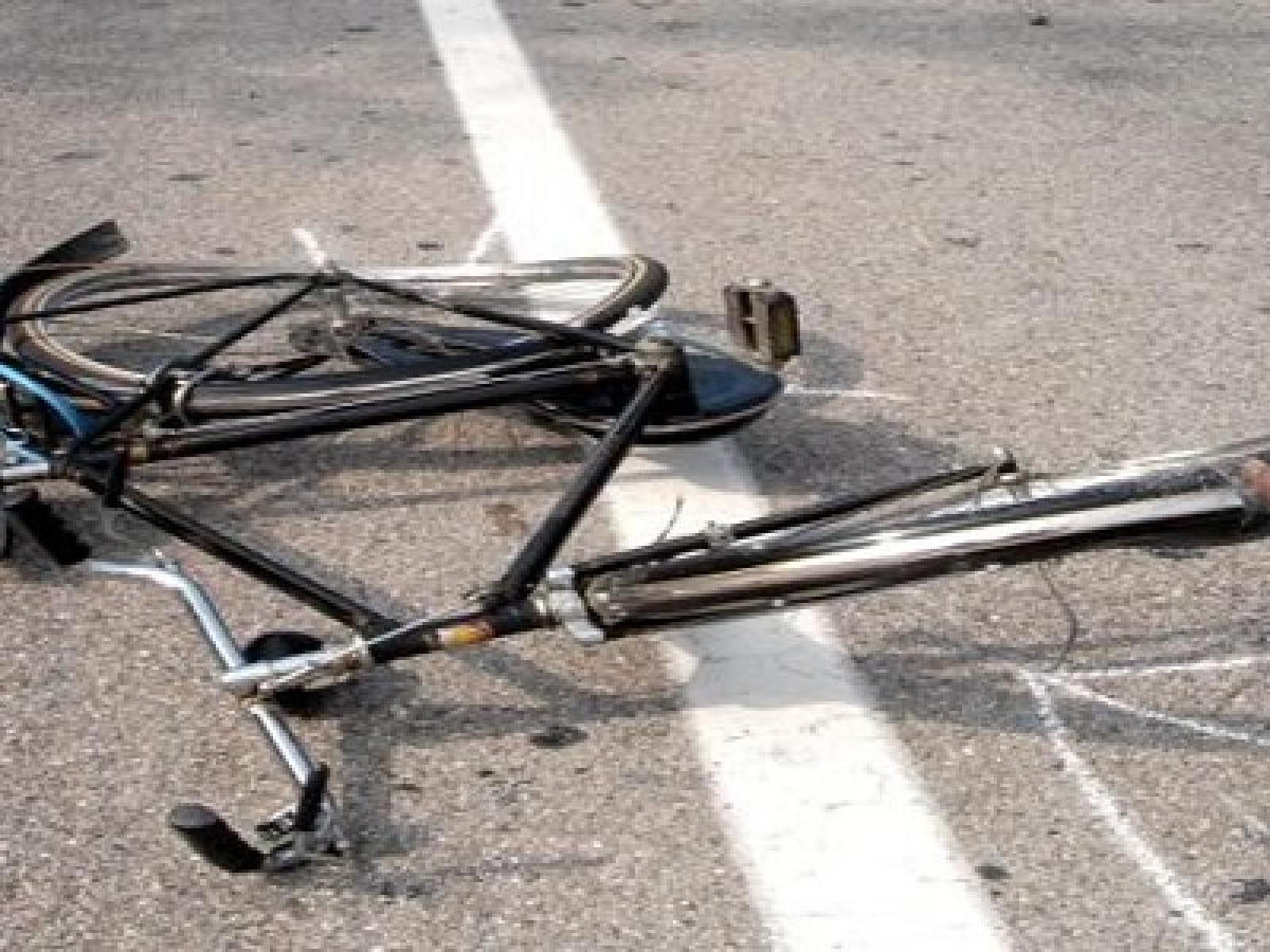 Travolto in bici cerca i suoi giovani soccorritori