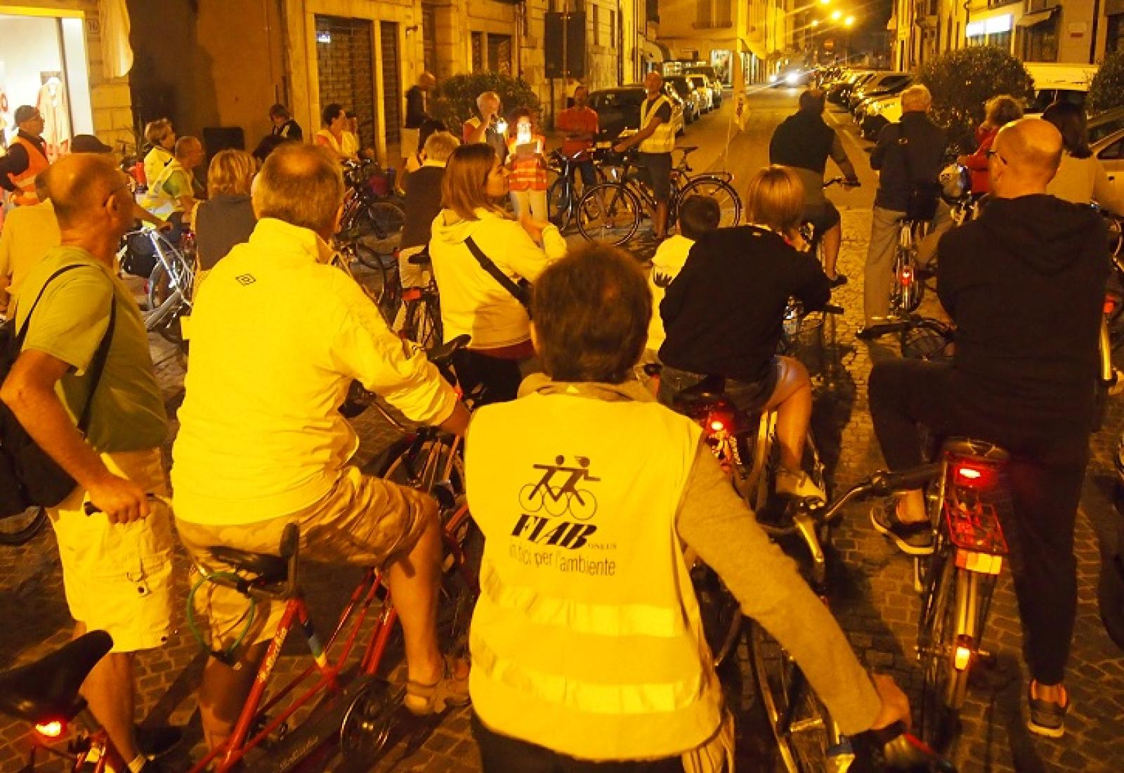 Torna "Pedalare sotto le stelle" l'iniziativa degli amici della bici 