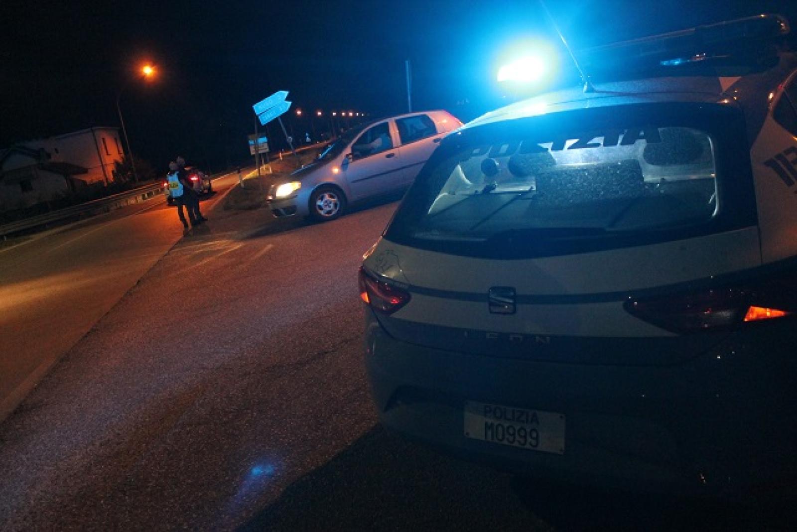 Rissa all'alba fuori dalla discoteca, due accoltellati