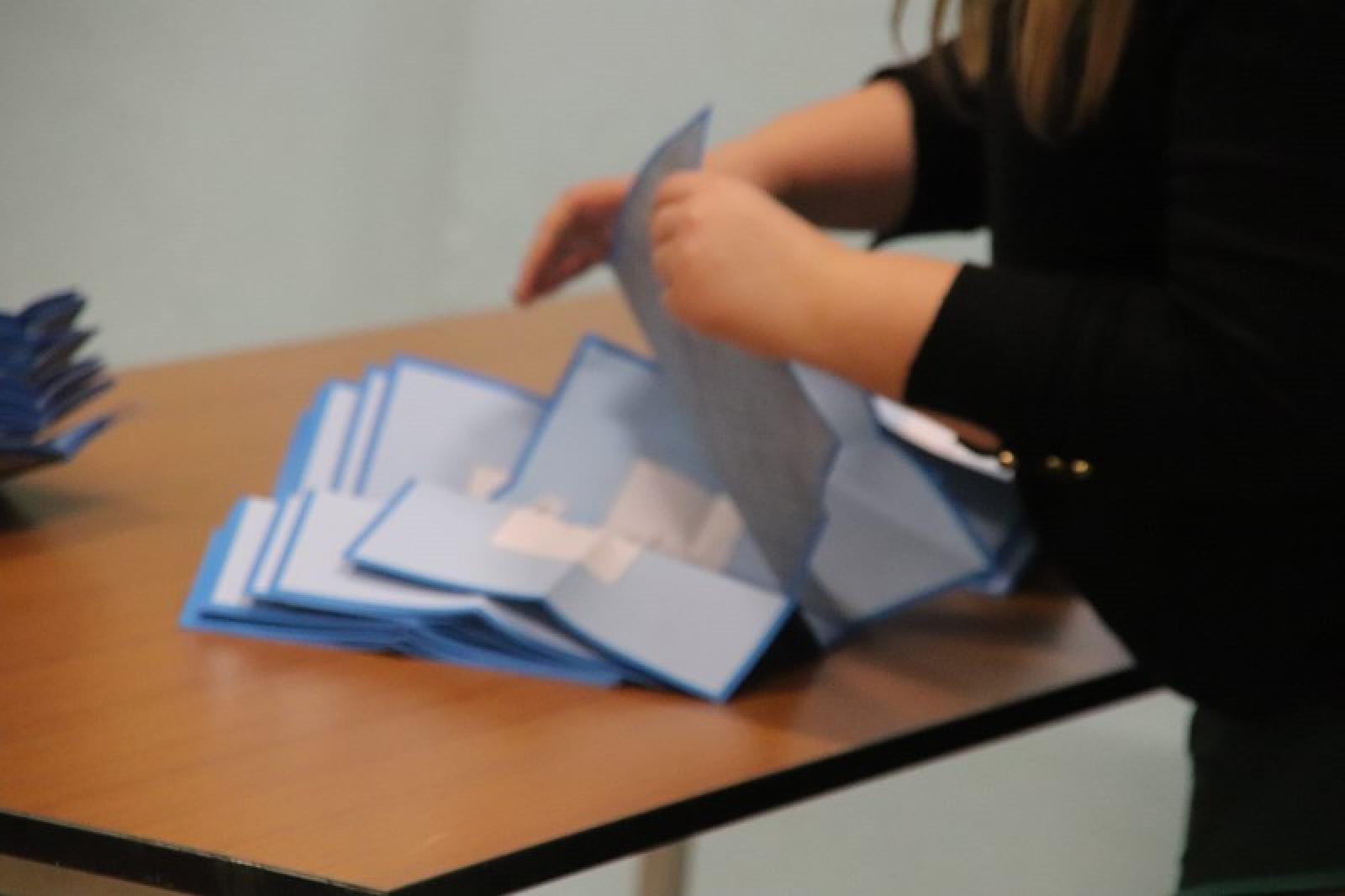 scrutinio schede referendum polesella frassinelle (8) (A scelta)