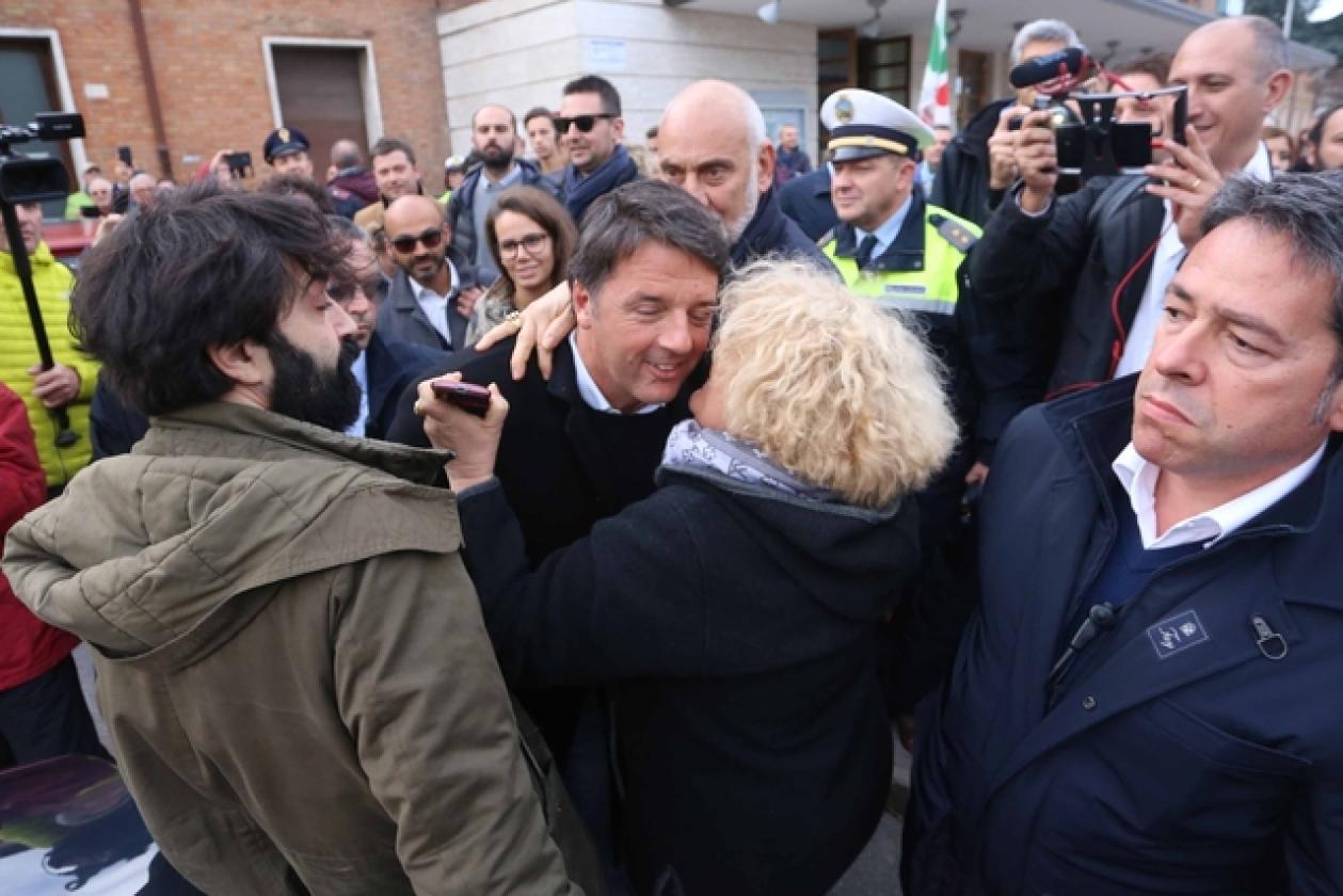 Matteo Renzi Rovigo Stazione dei Treni 13