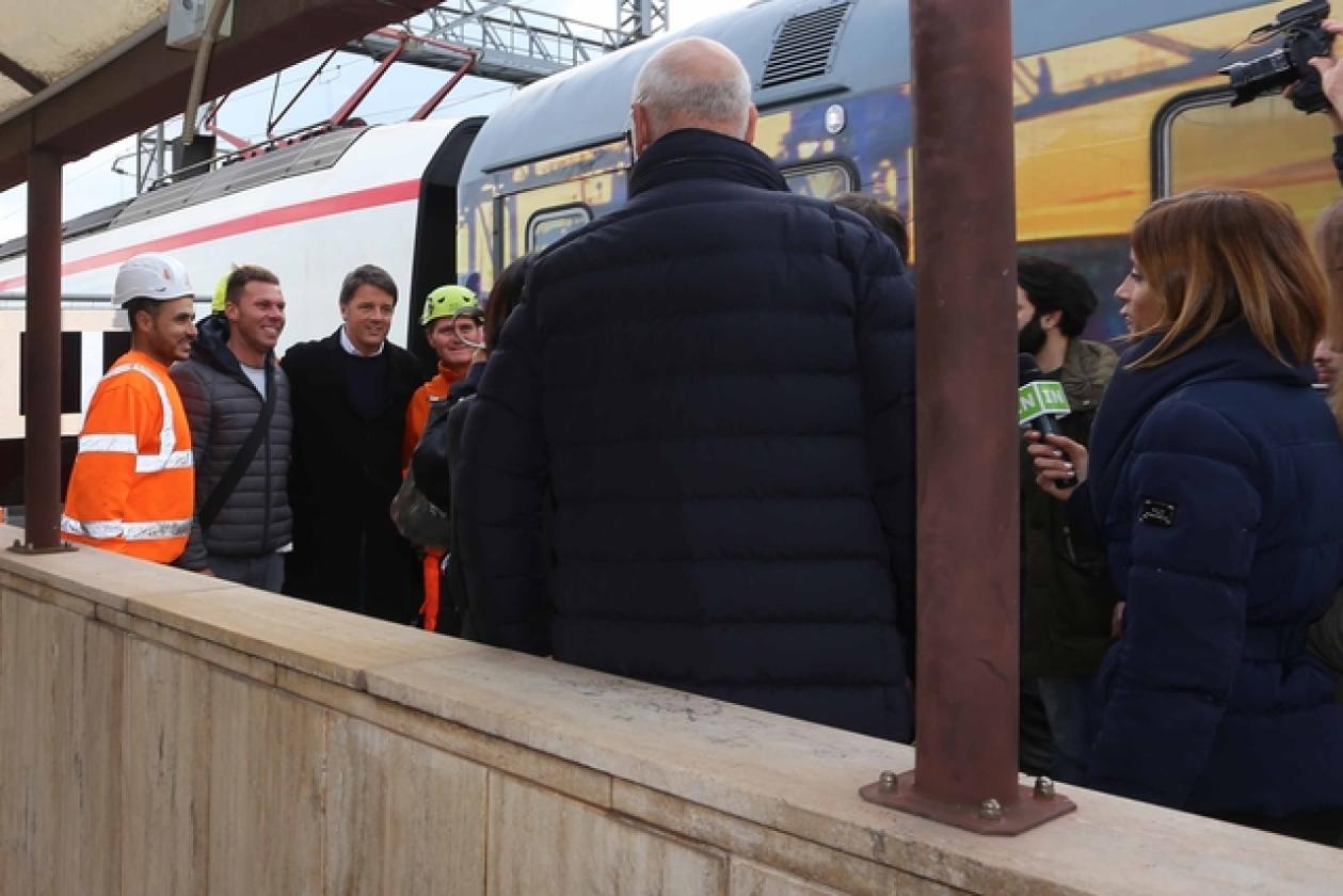 Matteo Renzi Rovigo Stazione dei Treni 4