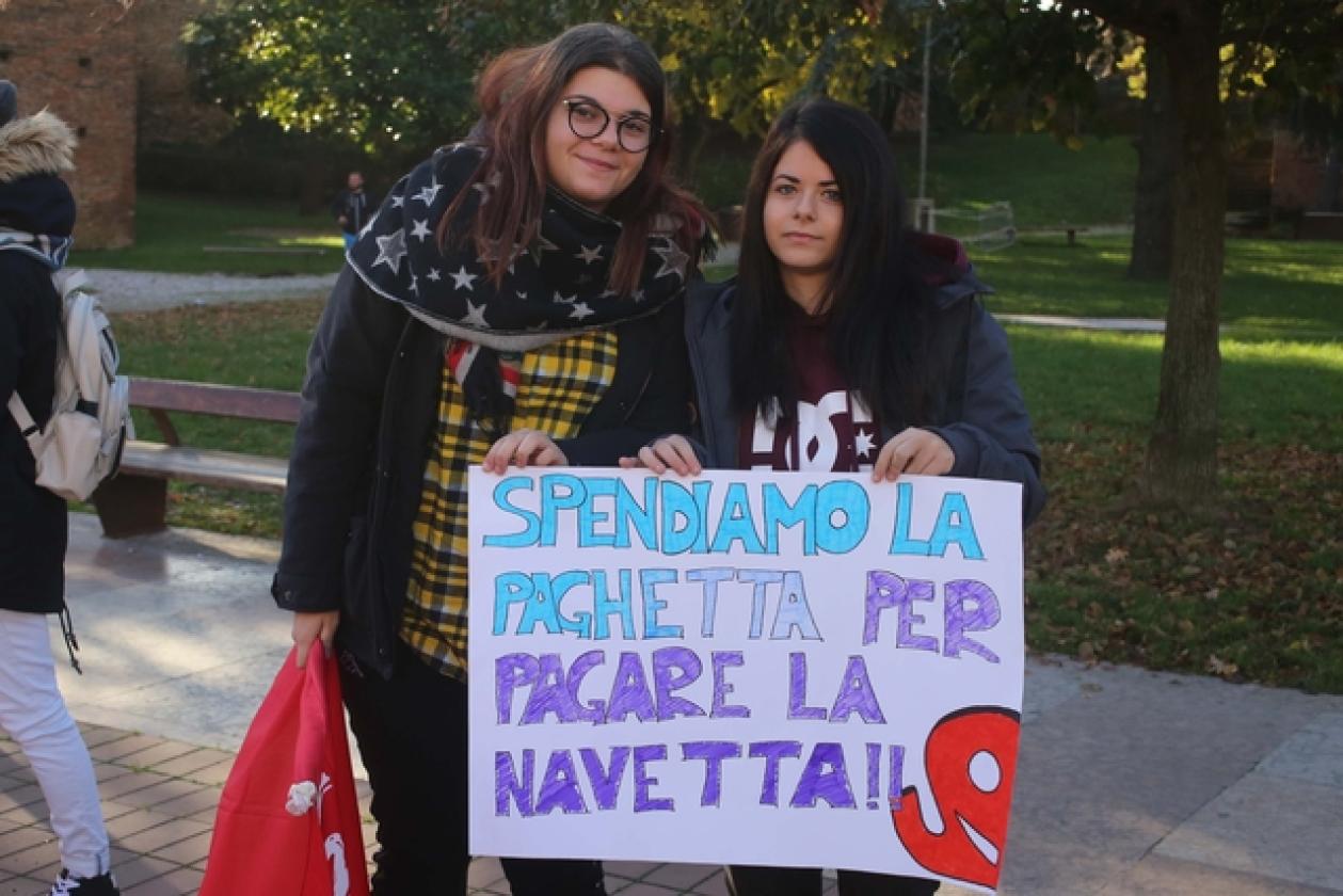 Rete degli Studenti Sciopero Piazza Matteotti 4