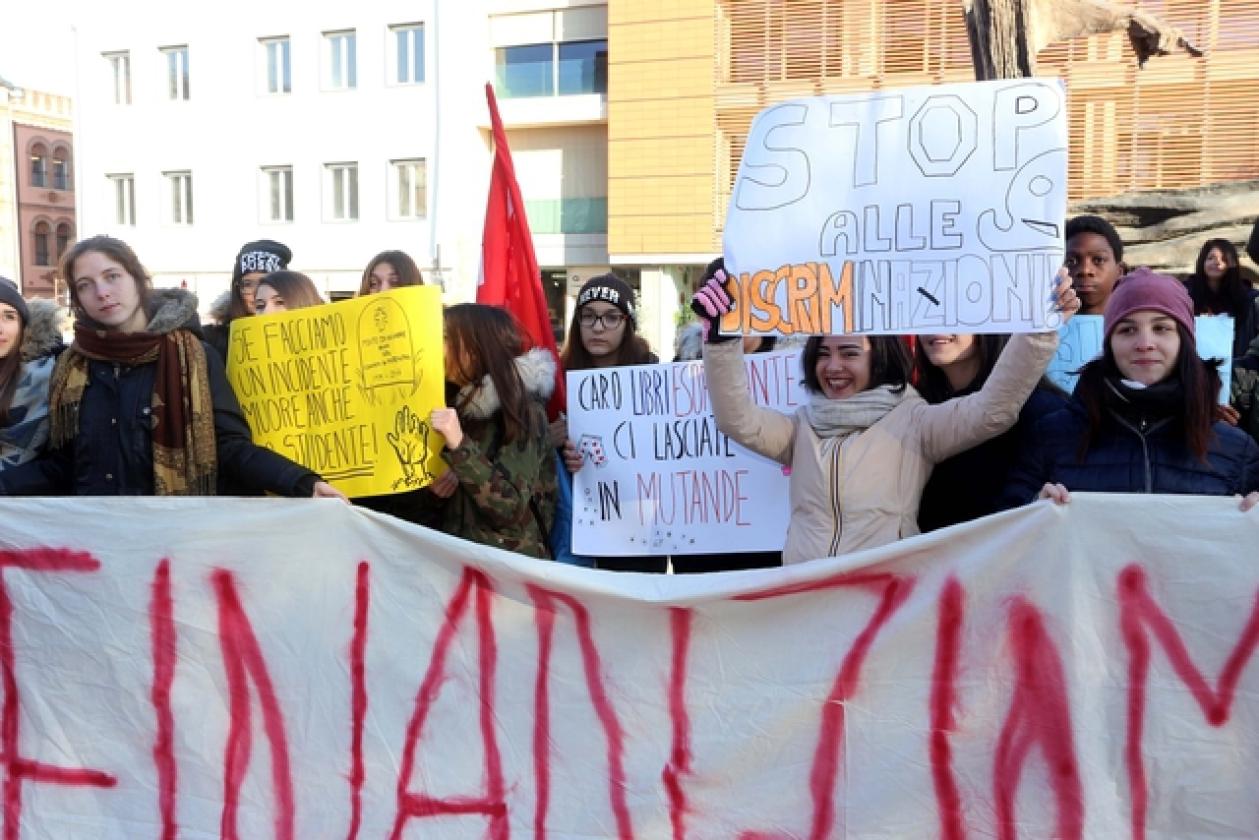 Rete degli Studenti Sciopero Piazza Matteotti 9