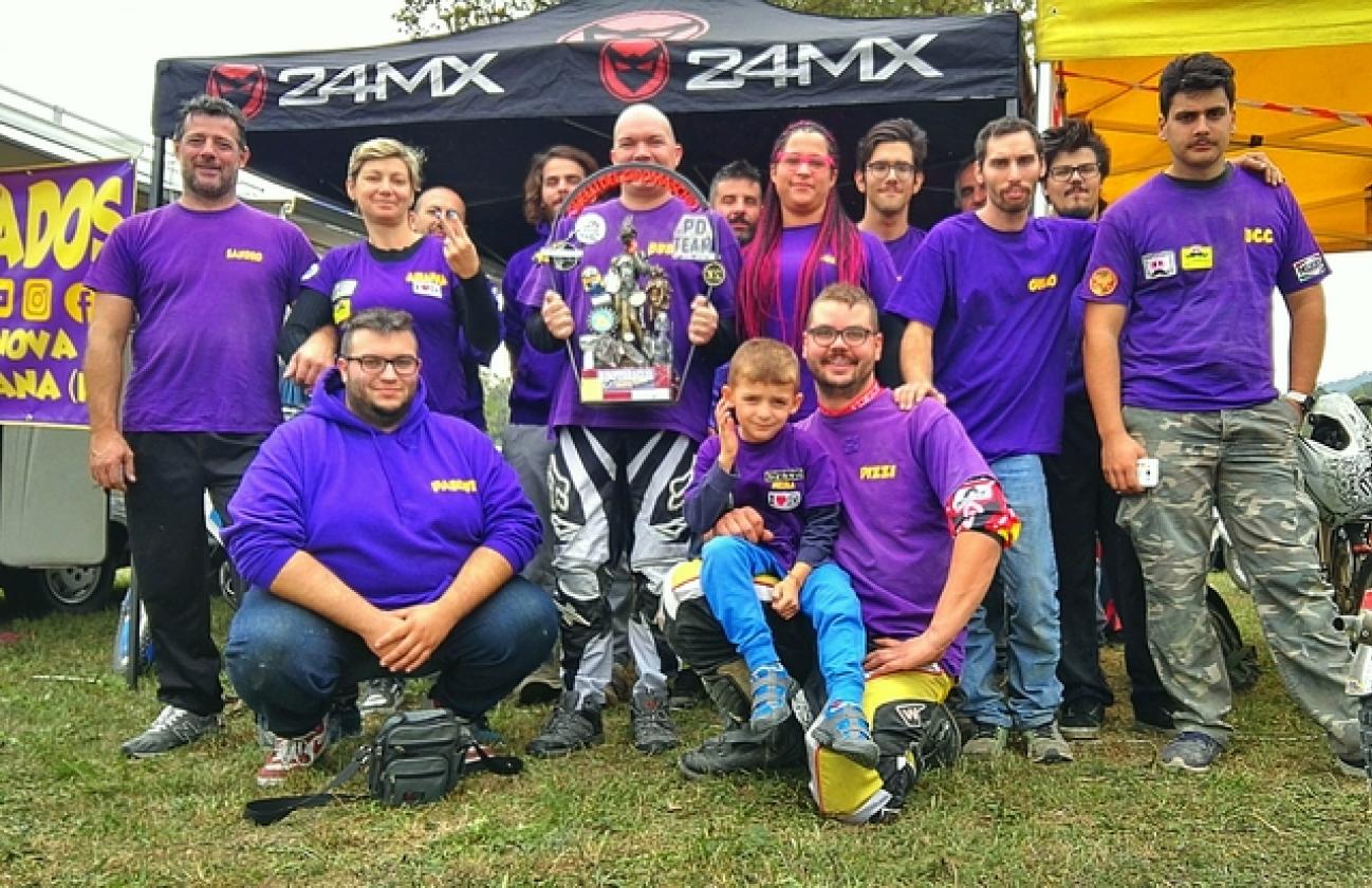 I Desperados con il trofeo Monferraglia vinto ad A