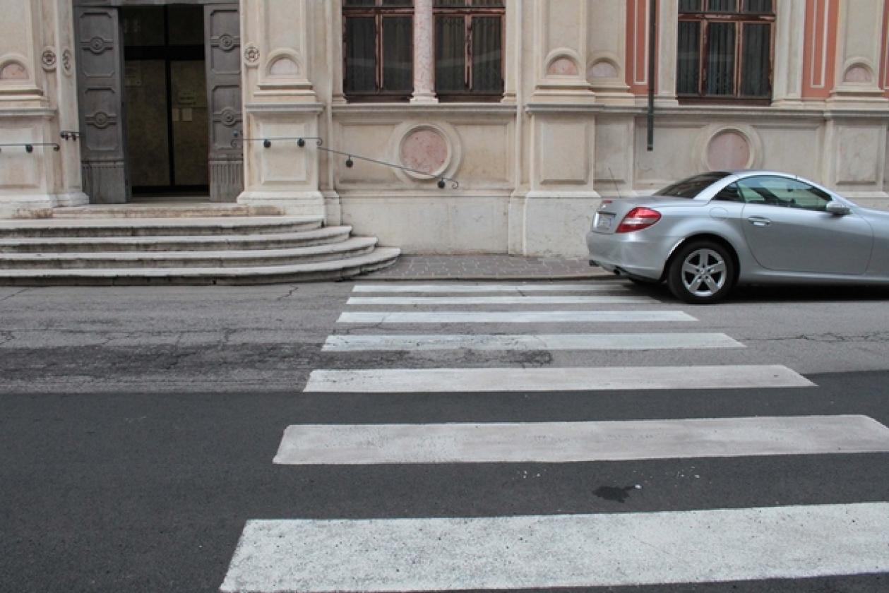 Via Verdi Striscie Pedonali