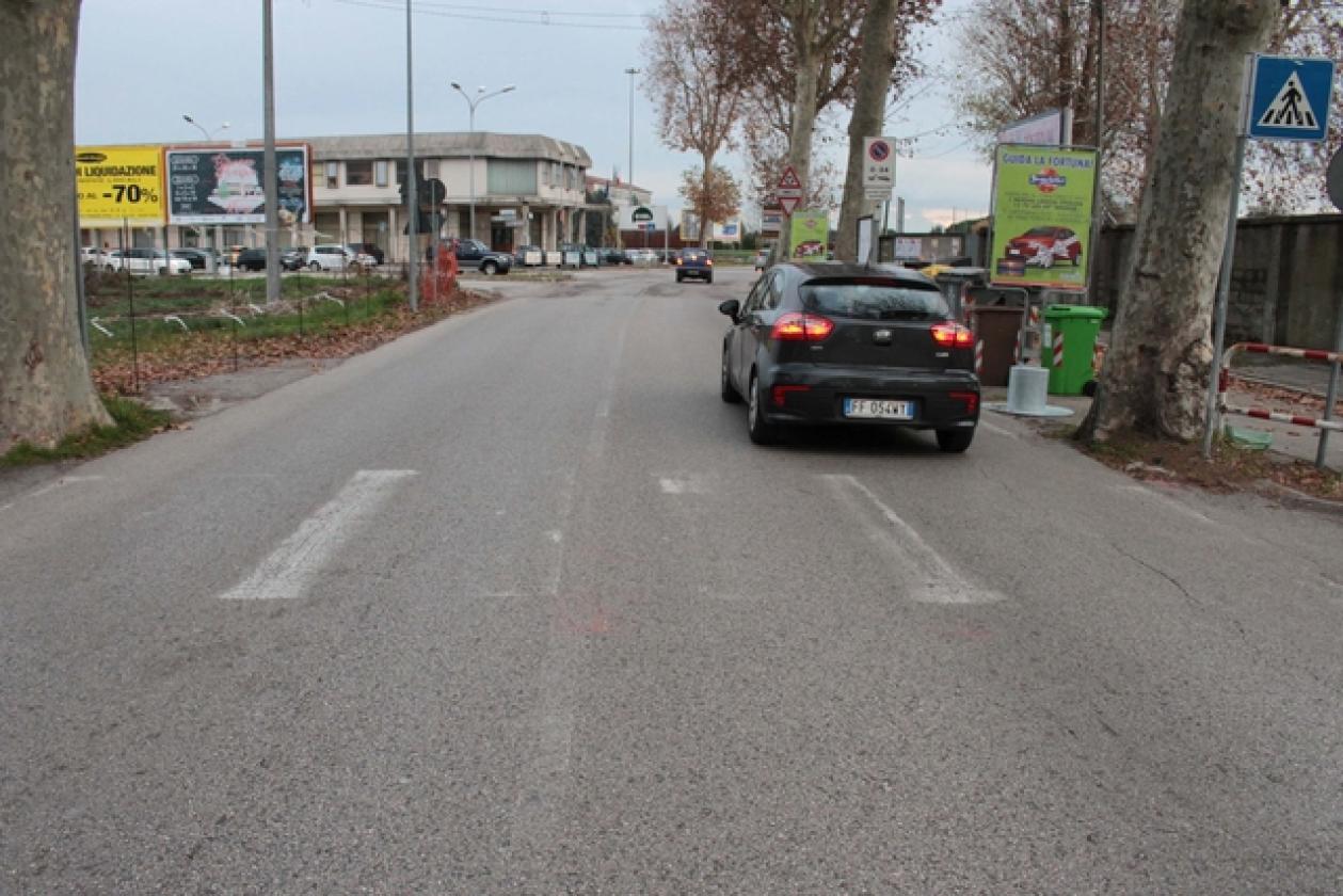 Vle Tre Martiri Striscie Pedonali