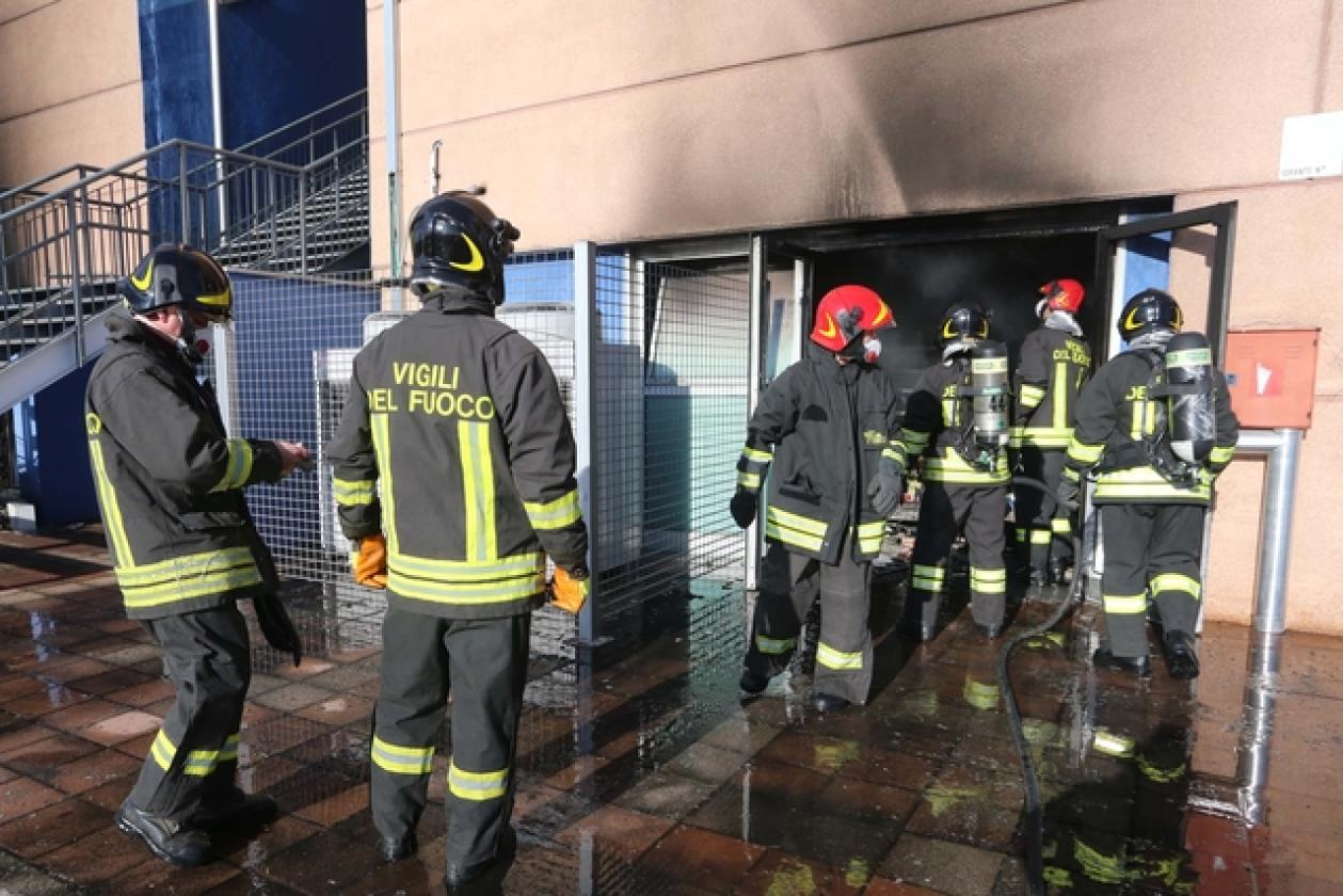 Incendio New Look Market Cinergia La Fattoria (13)