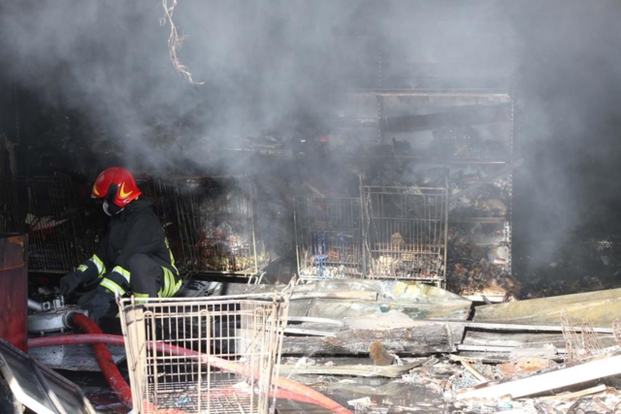 Incendio New Look Market Cinergia La Fattoria (21)