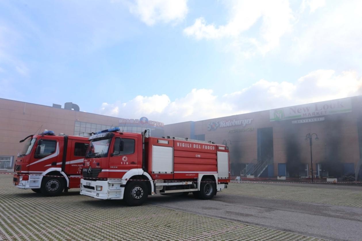 Incendio New Look Market Cinergia La Fattoria (23)
