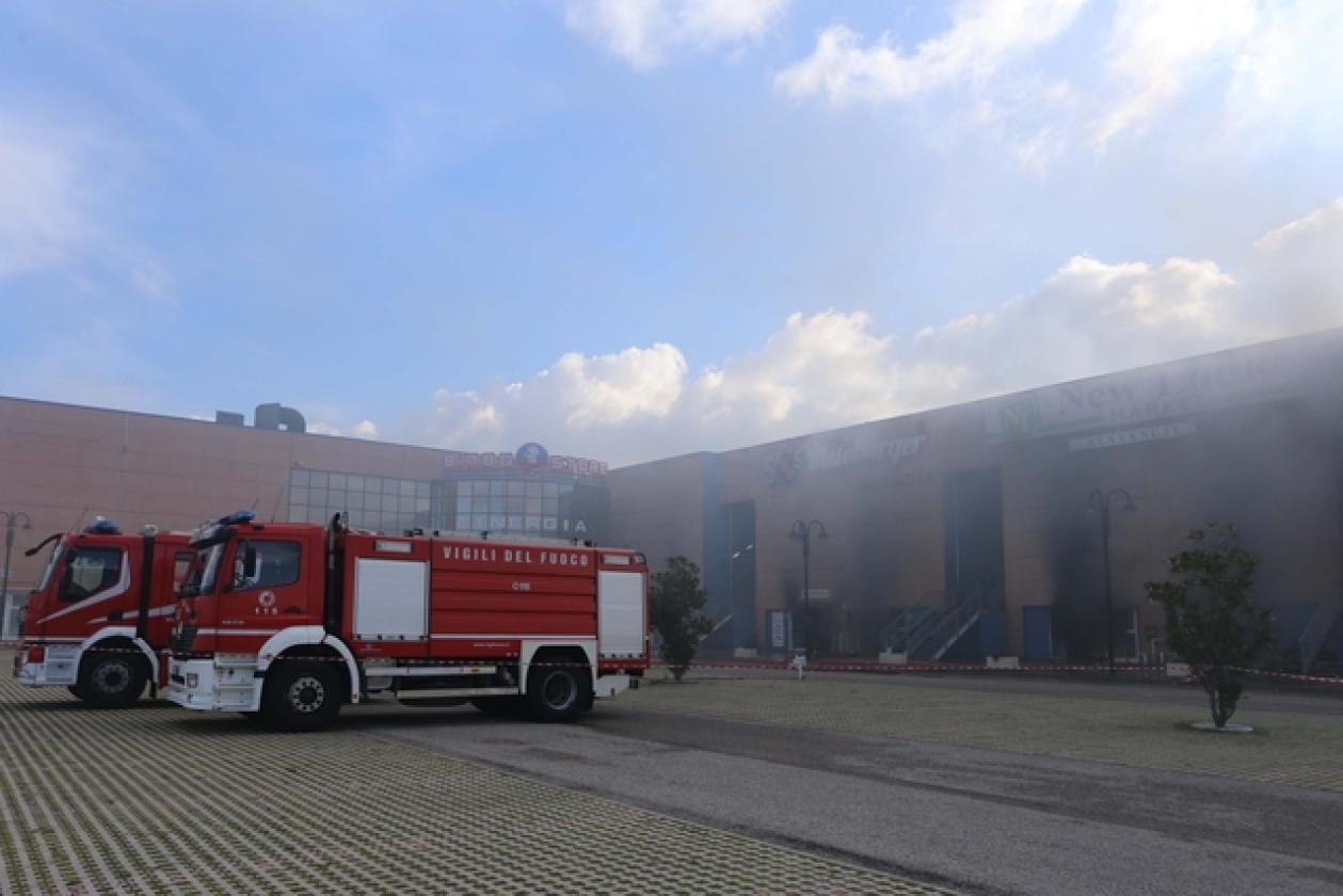 Incendio New Look Market Cinergia La Fattoria (24)