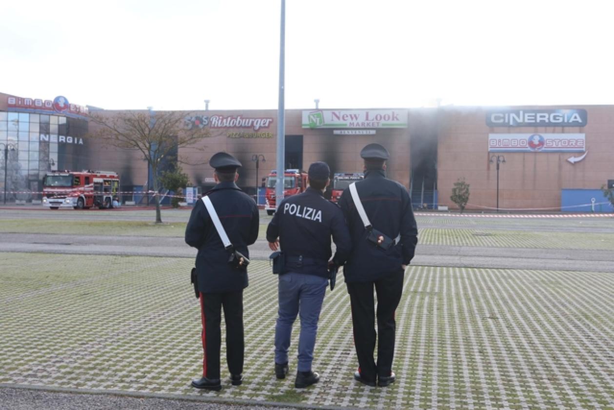 Incendio New Look Market Cinergia La Fattoria (25)