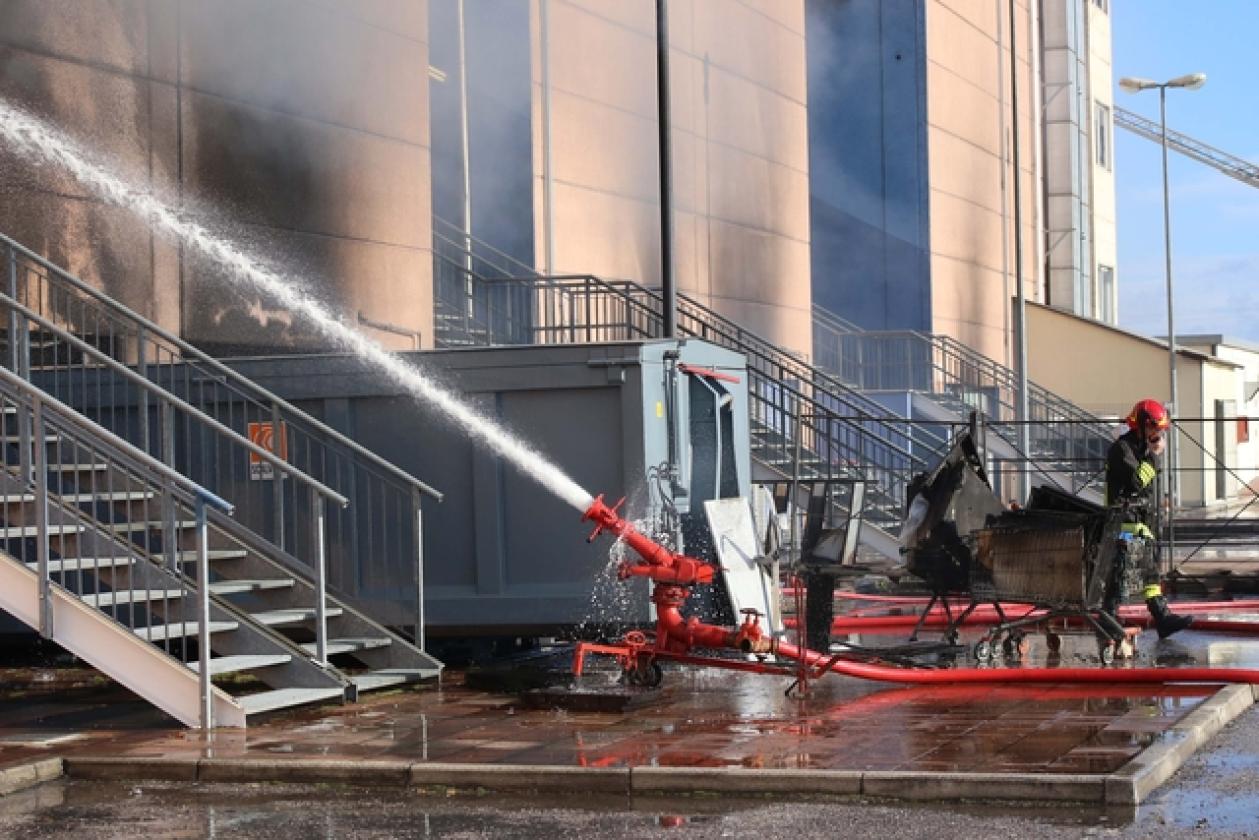 Incendio New Look Market Cinergia La Fattoria (8)