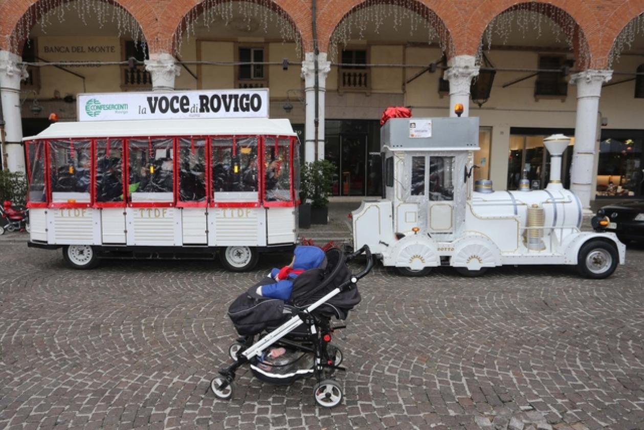 Mercatini Piazza Vittorio Trenino 10