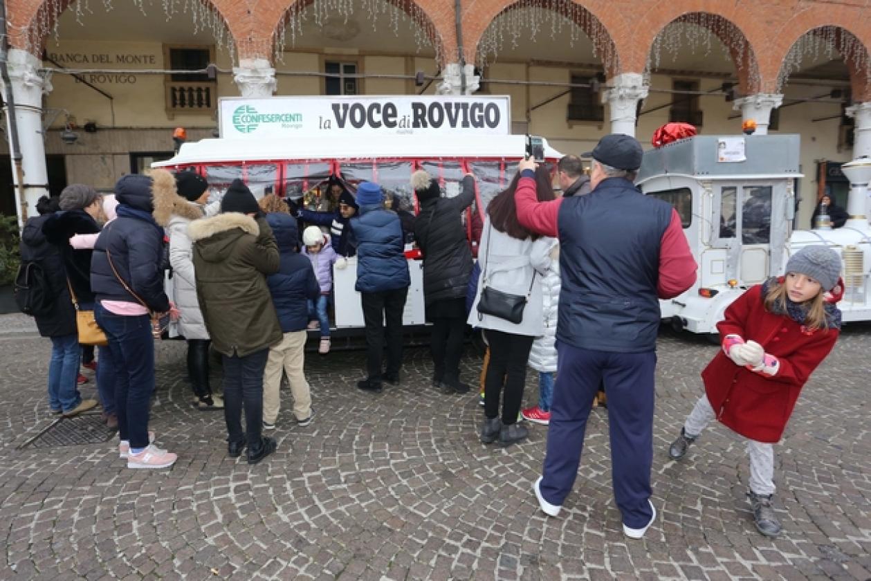 Mercatini Piazza Vittorio Trenino 4