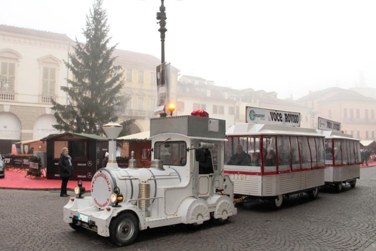 Piazza Vittorio Natale Trenino 7