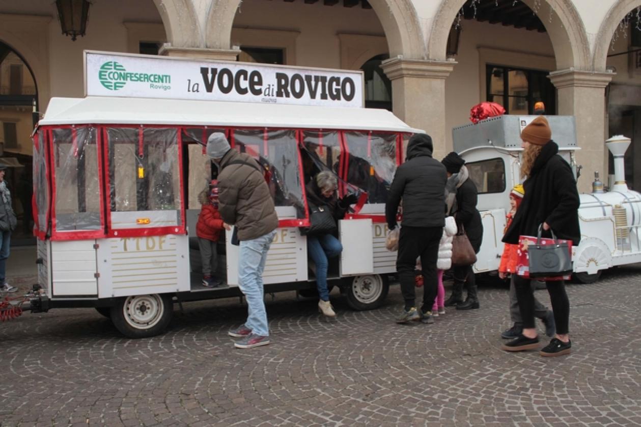 Piazza Vittorio Natale Trenino 8