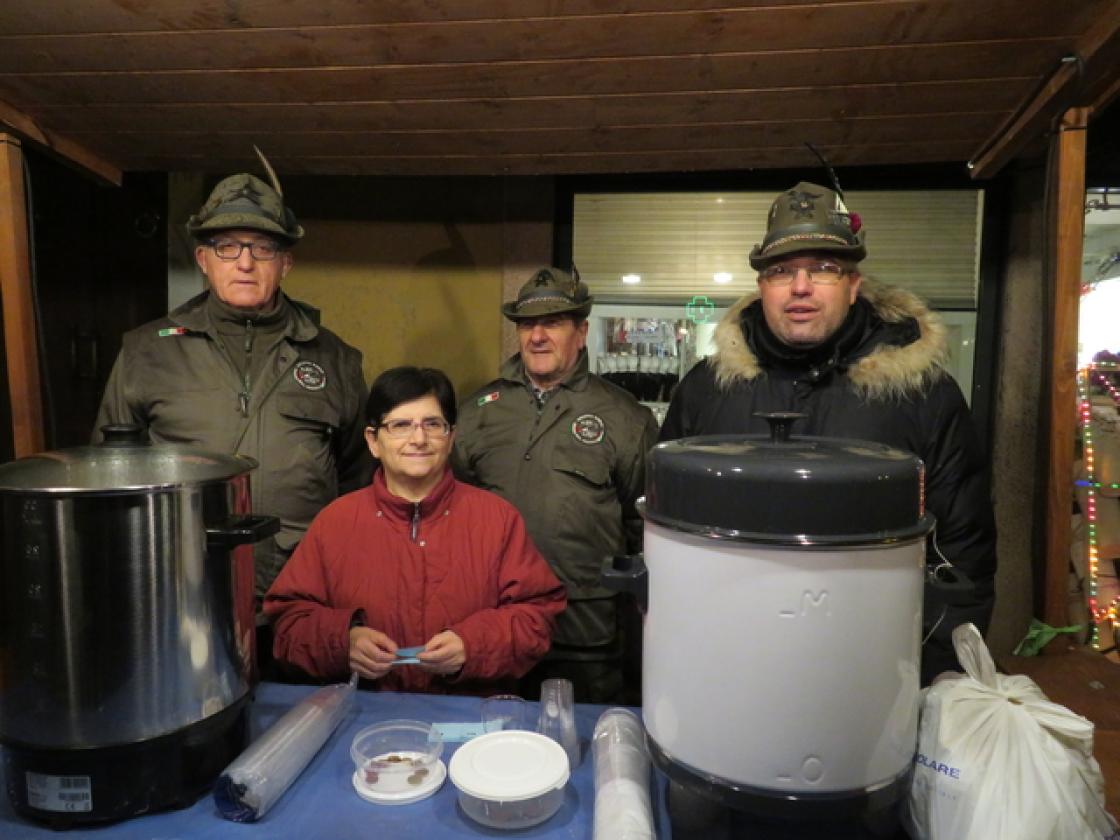 BEFANA Vin brulè offerto dagli alpini