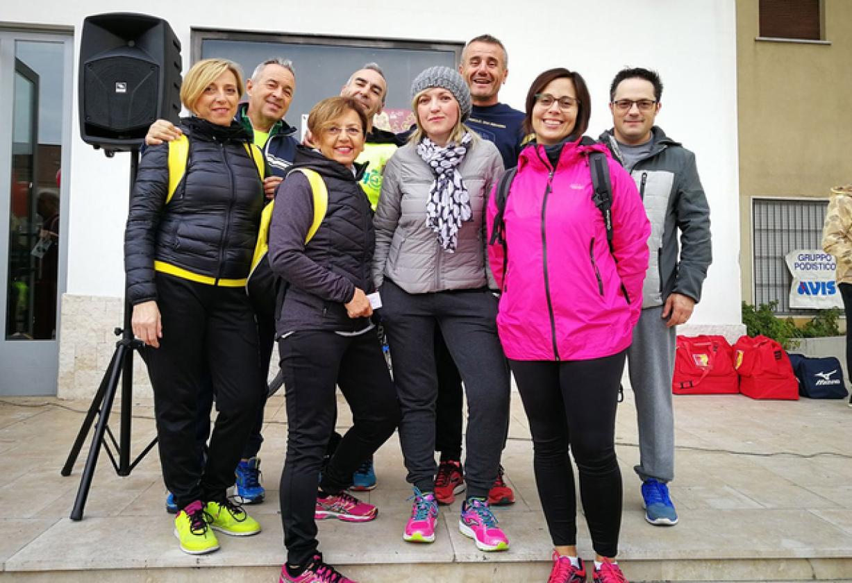 Il gruppo alla corsa per solidarietà di Taglio di 