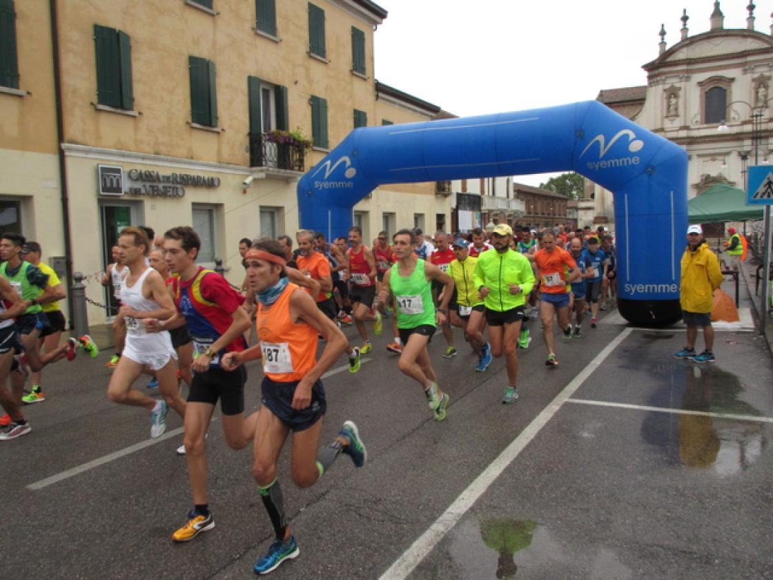 La partenza della Podistica Fetonte