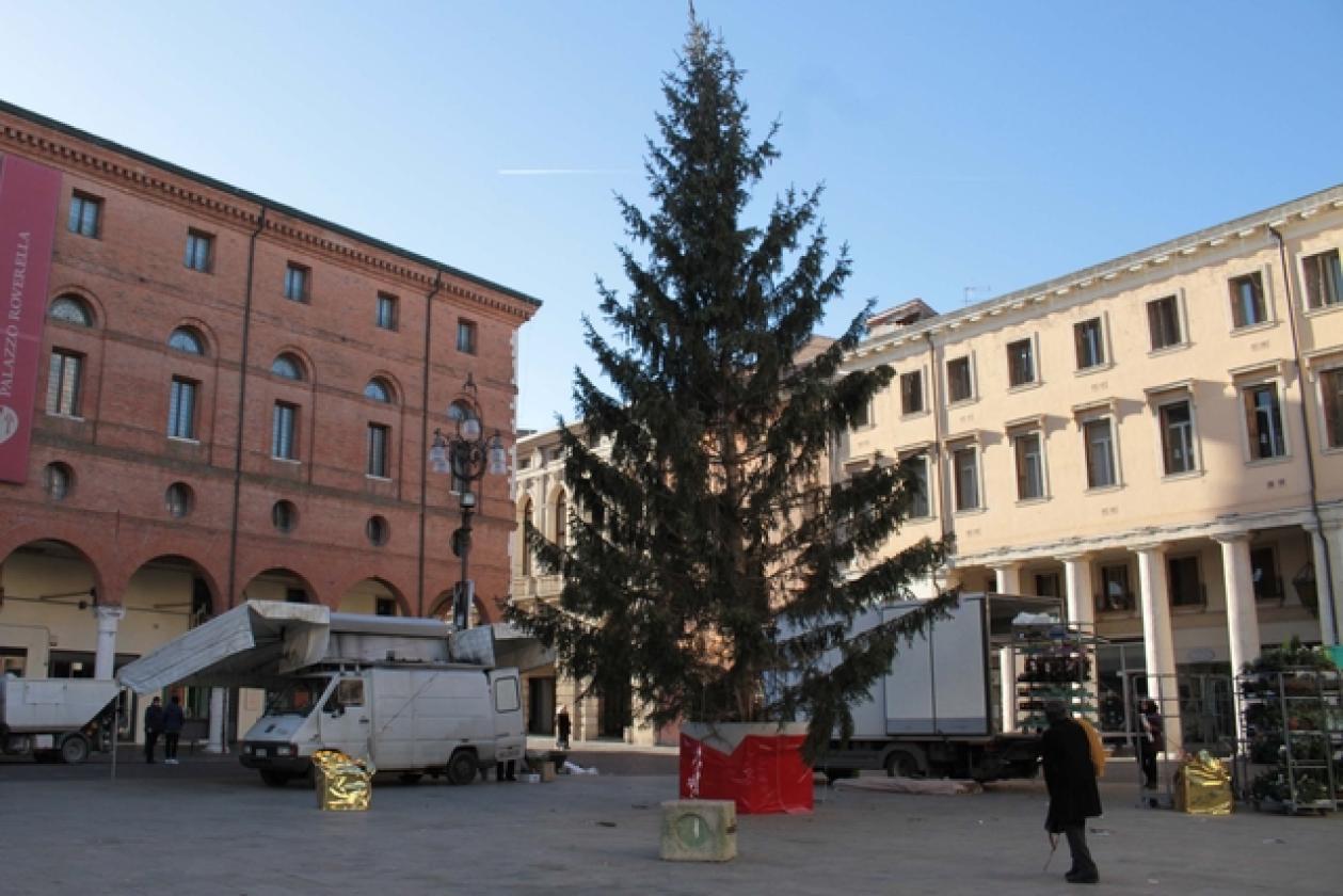Albero di Natale Piazza 5
