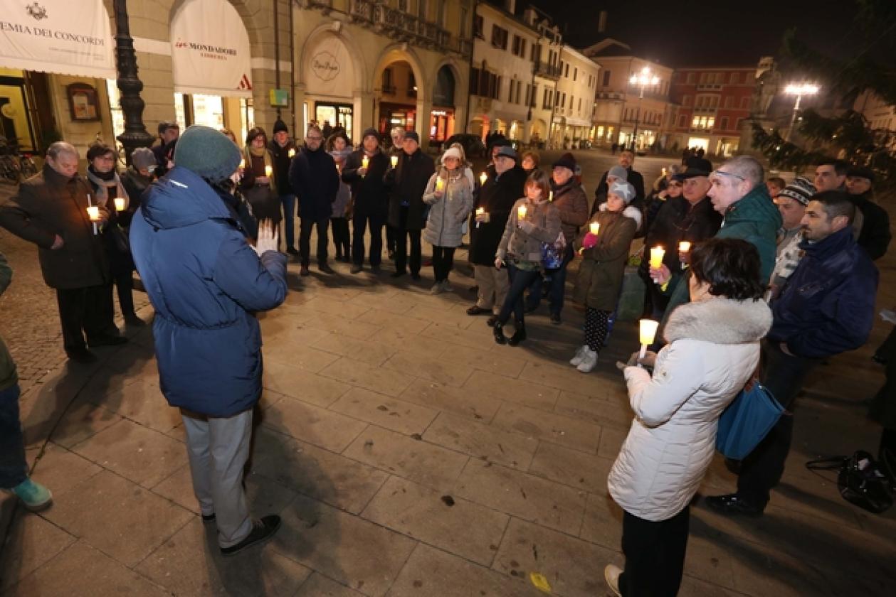 Fiaccolata Giulio Regeni Piazza Vittorio 4
