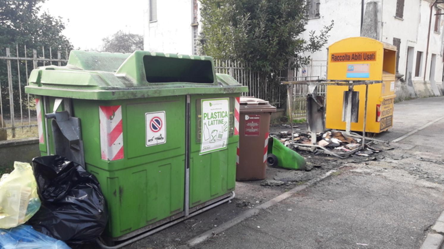 Incendio cassonetti Borsea (5)