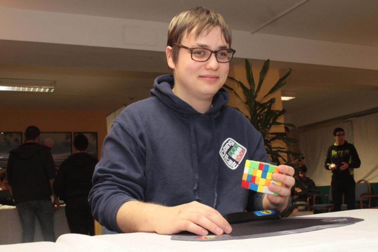 Cubo di Rubik Hotel Cristallo 0