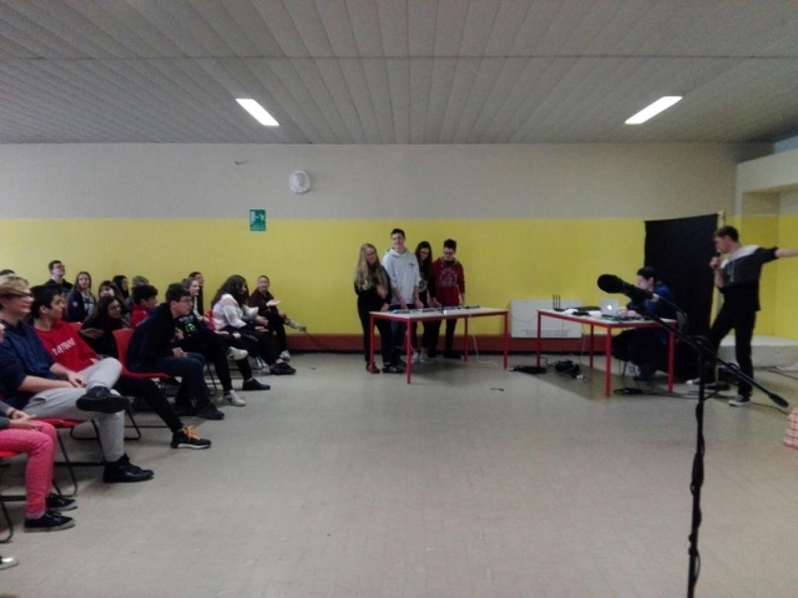 SCUOLA ADRIA 2 Alcuni momenti della recitazione (1