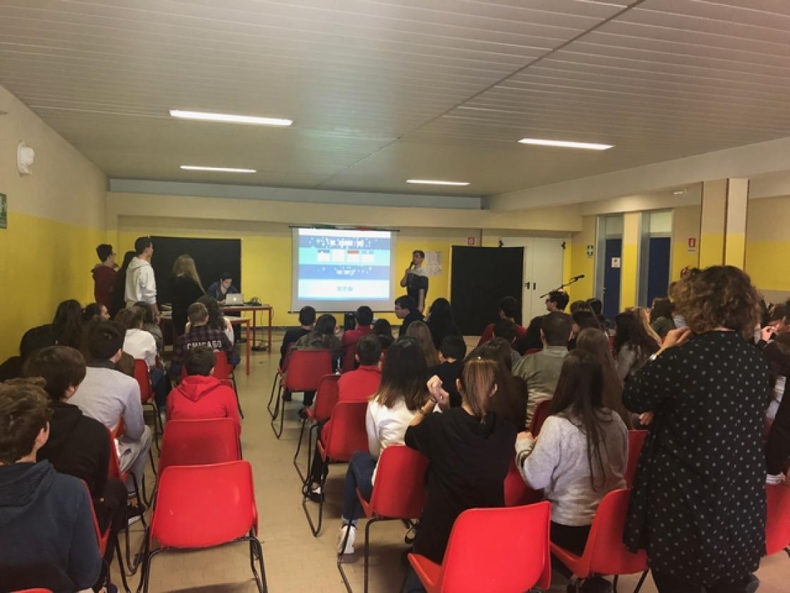 SCUOLA ADRIA 2 Alcuni momenti della recitazione (6