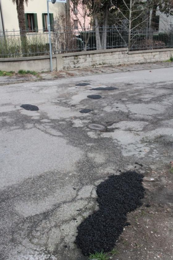 Via Fiume buche 3