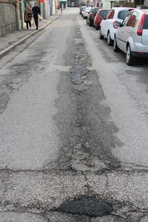Via Piave buche 1